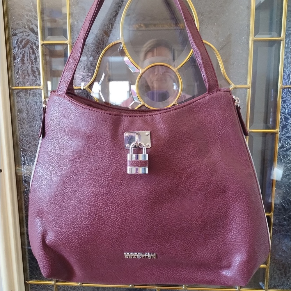 Kenneth Cool REACTION Burgundy Leather Shoulder Bag